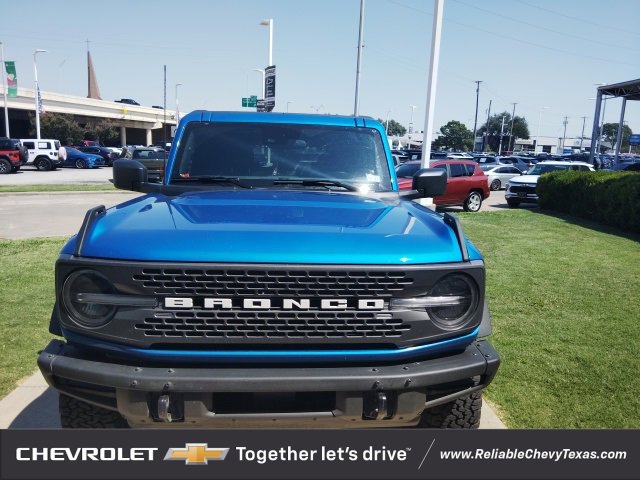 2024 Ford Bronco Badlands photo 2