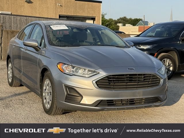 Silver 2020 Ford Fusion Sedan Front-Wheel Drive 6-Speed Automatic