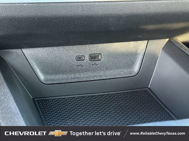 2027 Chevrolet Equinox LT - Photo 19