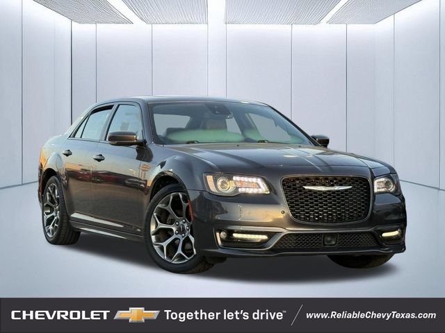 Gray 2018 Chrysler 300 Sedan Rear-Wheel Drive 8-Speed Automatic