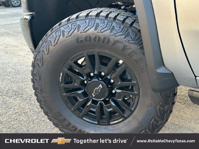 2026 Chevrolet Silverado 2500 HD ZR2 - Photo 12