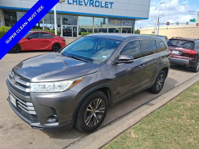 Used 2019 Toyota Highlander LE with VIN 5TDZARFH0KS044795 for sale in Richardson, TX