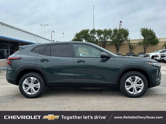 2026 Chevrolet Trax LS - Photo 3