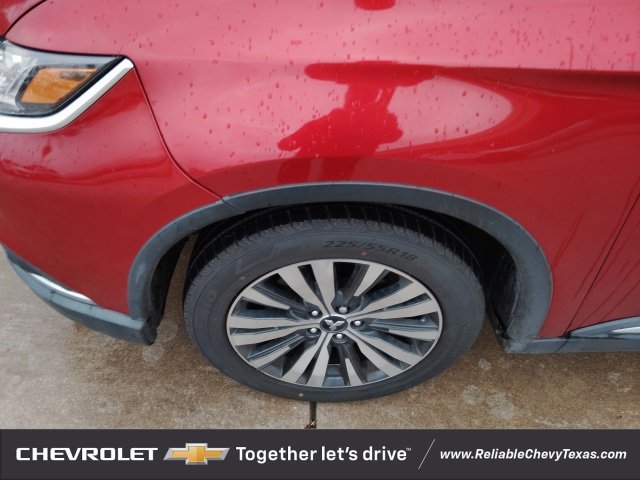 2020 Mitsubishi Outlander ES photo 4