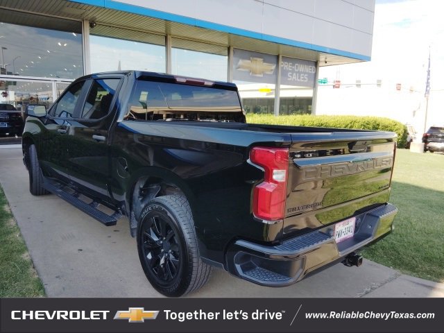 2021 Chevrolet Silverado 1500 Custom photo 2