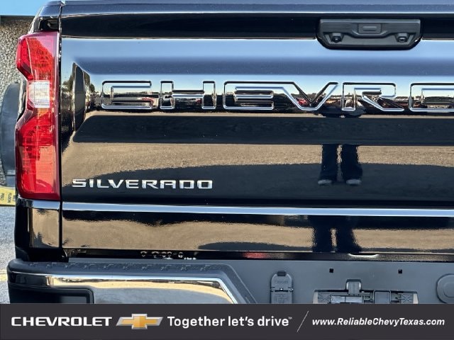 New 2026 Black Chevrolet LT image 5