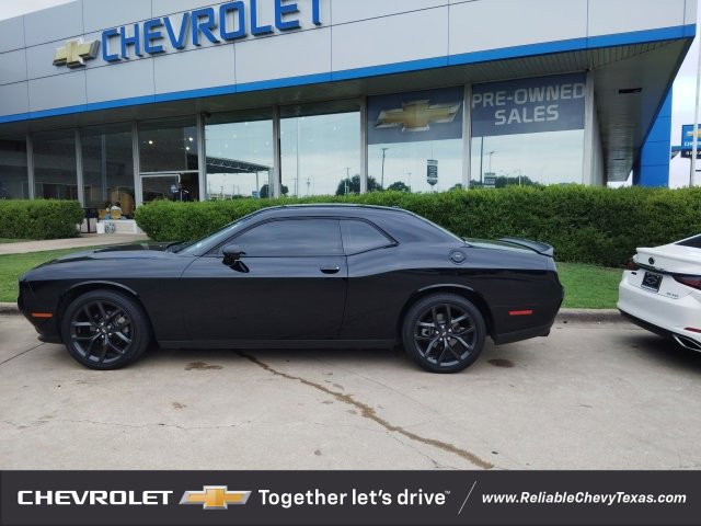 2023 Dodge Challenger SXT photo 4