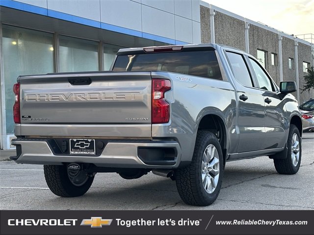 2025 Chevrolet Silverado 1500 Custom photo 3