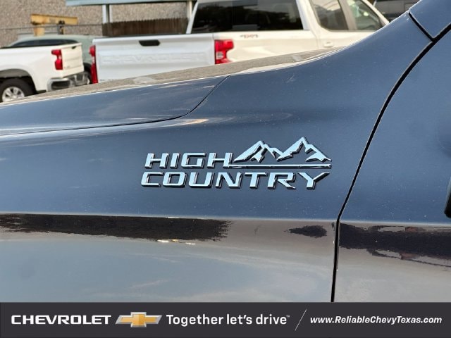 2026 Chevrolet Suburban High Country - Photo 8