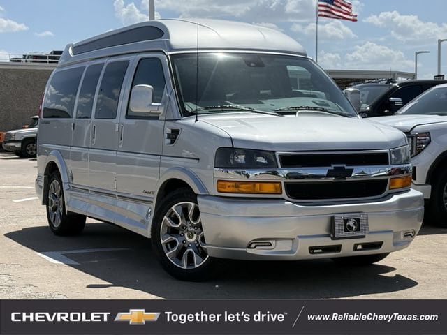 2025 Chevrolet Express Cargo Work Van - Photo 2