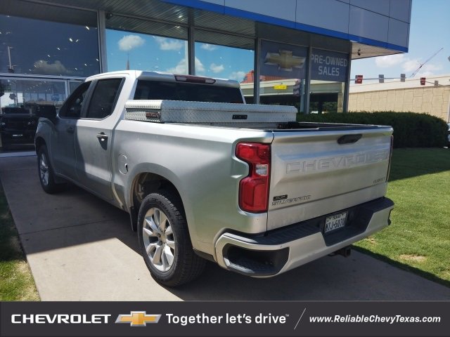 2020 Chevrolet Silverado 1500 Custom photo 2