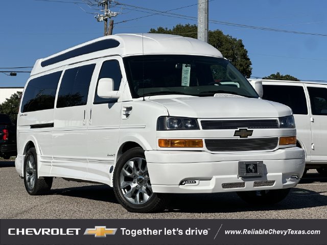 New 2026 Chevrolet Express Passenger 1LS Van