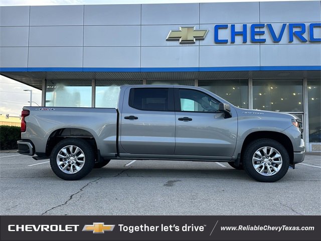 2025 Chevrolet Silverado 1500 Custom photo 2