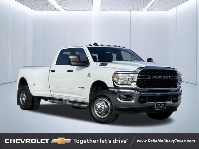 White 2024 RAM 3500 Big Horn Crew Cab LB DRW 4WD Pickup Truck Four-Wheel Drive 8-Speed Automatic