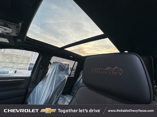 2026 Chevrolet Suburban High Country - Photo 25