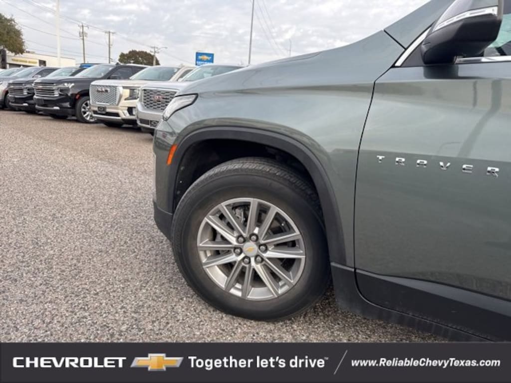 Certified 2022 Chevrolet Traverse LT Cloth SUV