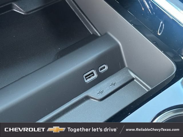 2026 Chevrolet Suburban LT - Photo 19