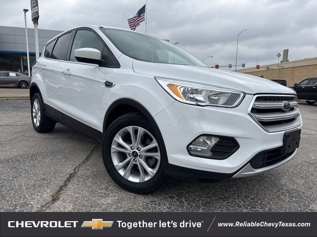 2019 Ford Escape SE's photo