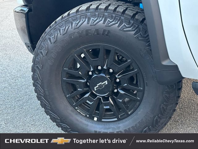 2026 Chevrolet Silverado 2500 HD ZR2 - Photo 12
