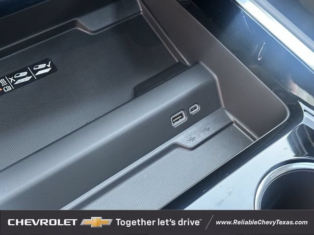 2026 Chevrolet Suburban Z71 - Photo 18