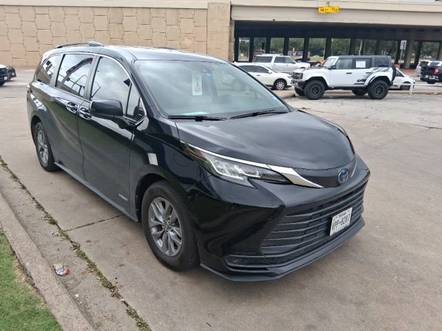 2021 Toyota Sienna LE