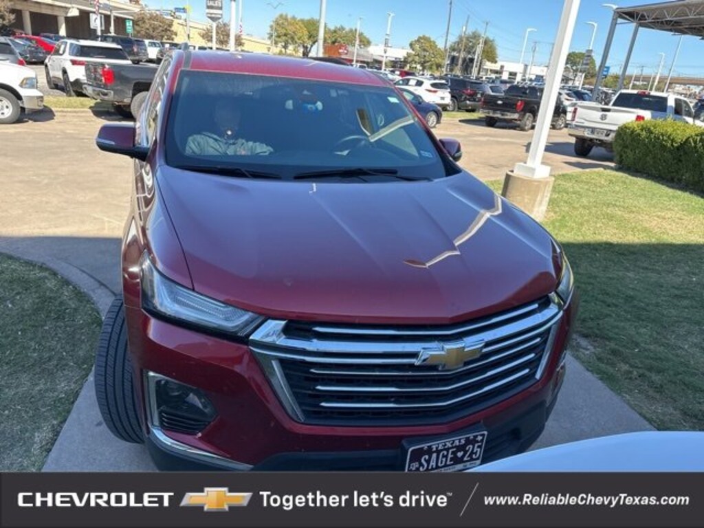Used 2023 Chevrolet Traverse LT Cloth SUV