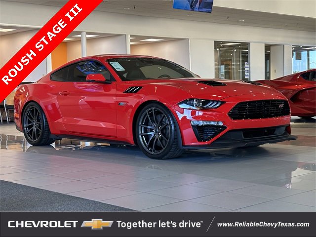 2022 Ford Mustang GT Premium photo 2