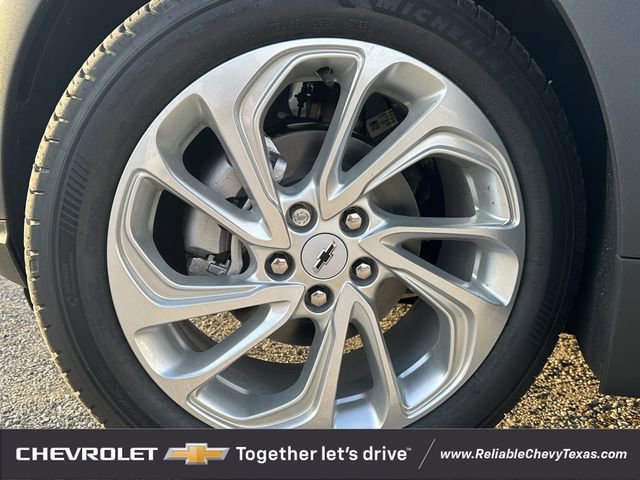 2027 Chevrolet Bolt LT - Photo 9