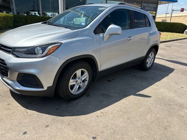 Used 2017 Chevrolet Trax LT with VIN 3GNCJLSB6HL144135 for sale in Richardson, TX