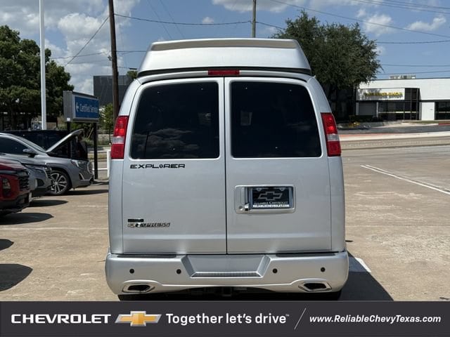 2025 Chevrolet Express Cargo Work Van - Photo 7