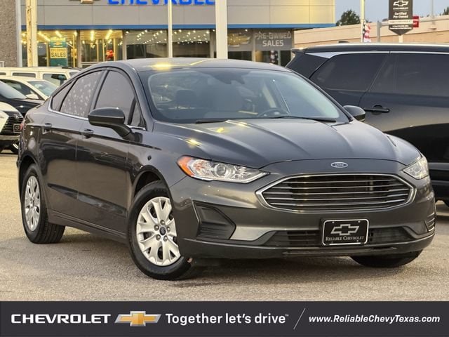 Used 2019 Ford Fusion S with VIN 3FA6P0G72KR274009 for sale in Richardson, TX