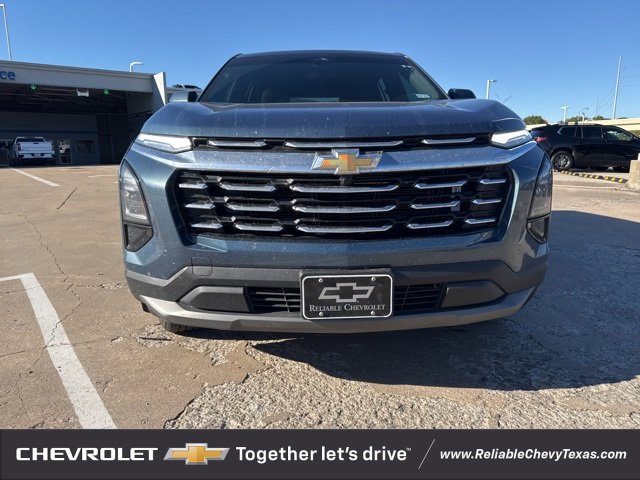 2026 Chevrolet Equinox LT photo 2