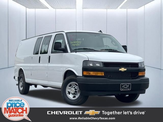 2026 Chevrolet Express 3500 Work Van HD's photo