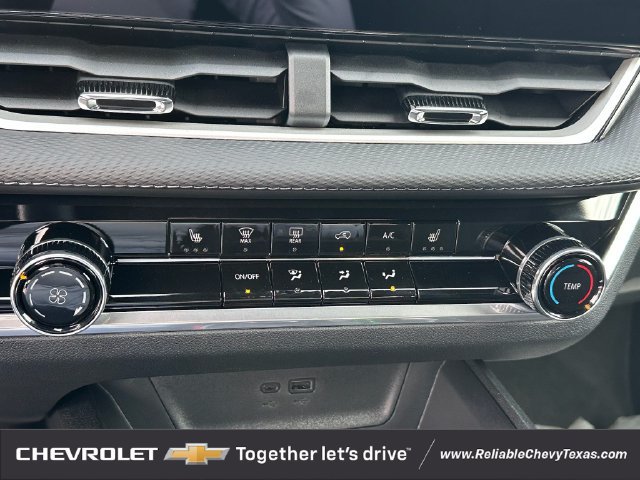 2027 Chevrolet Equinox LT - Photo 19