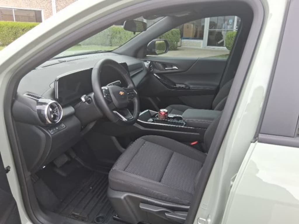 Used 2025 Chevrolet Equinox LT SUV