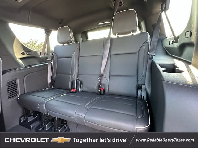 2026 Chevrolet Suburban Premier - Photo 25