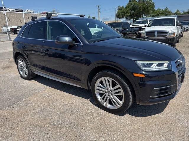 2019 Audi Q5 2.0T quattro S tronic Premium Plus's photo