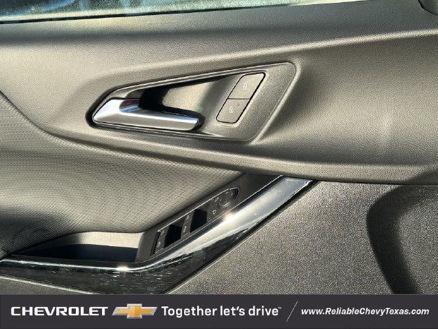 2027 Chevrolet Equinox LT - Photo 25