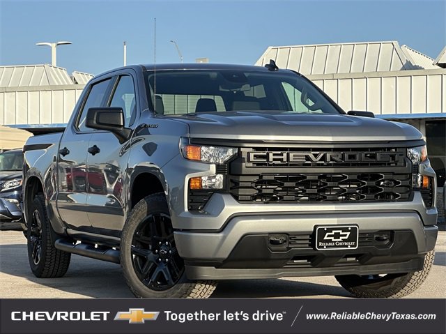 2025 Chevrolet Silverado 1500 Custom photo 2