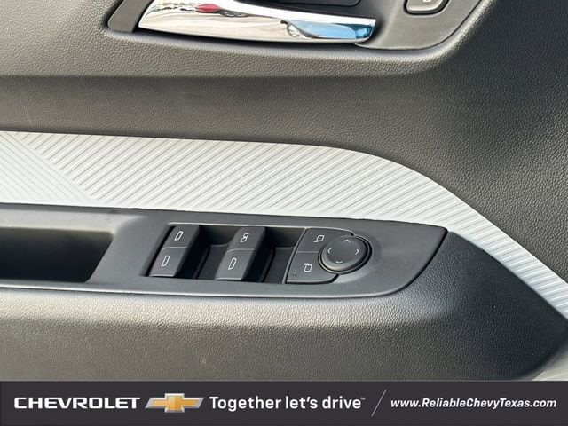 2027 Chevrolet Bolt LT - Photo 21