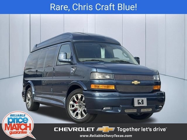 2026 Chevrolet Express 2500 Work Van HD's photo