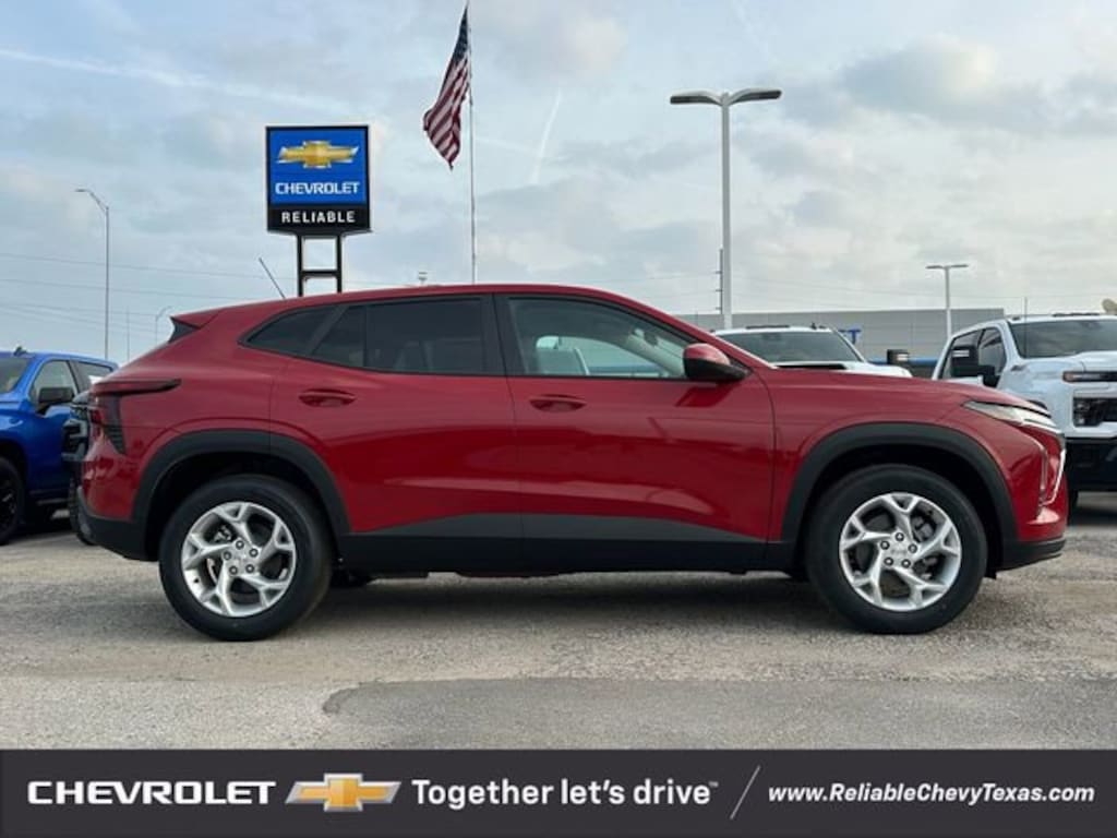 New 2026 Chevrolet Trax LS SUV