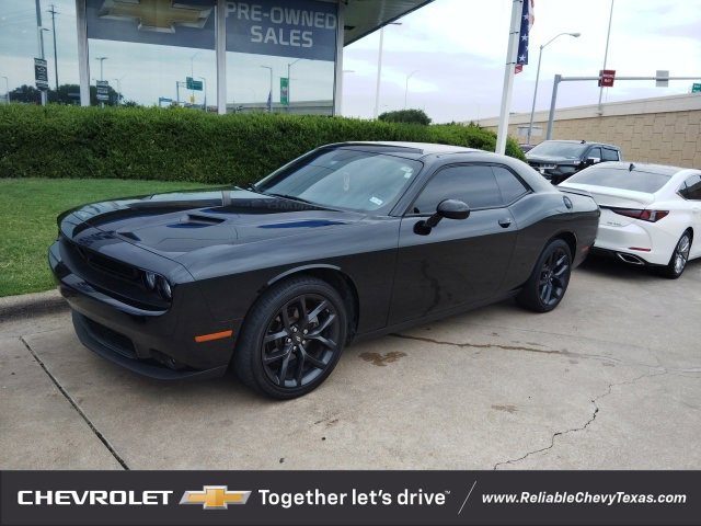 2023 Dodge Challenger SXT photo 2