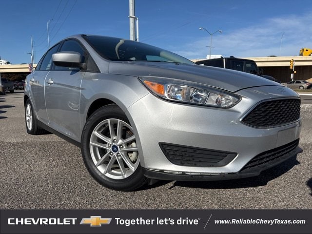 2018 Ford Focus SE's photo