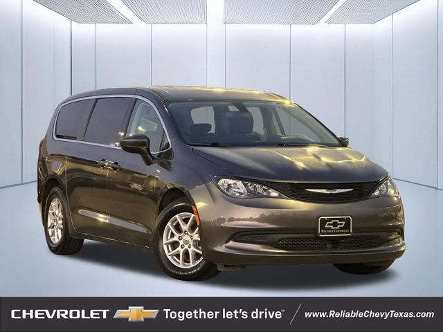 2022 Chrysler Voyager