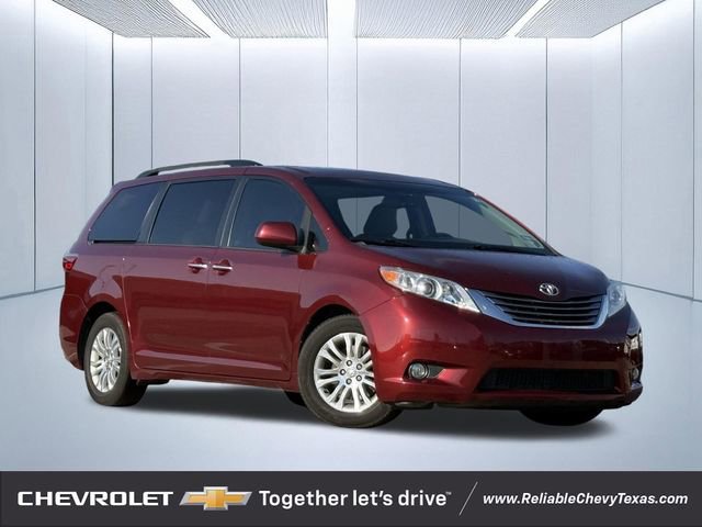 2017 Toyota Sienna XLE