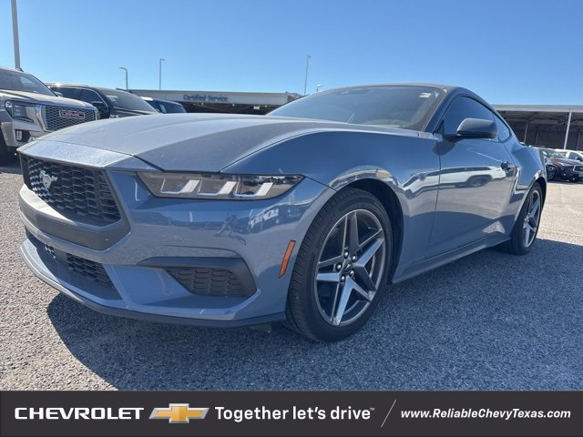 2025 Ford Mustang EcoBoost photo 3