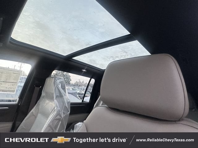 2026 Chevrolet Suburban Z71 - Photo 24