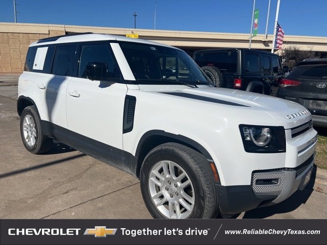 2021 Land Rover Defender S's photo