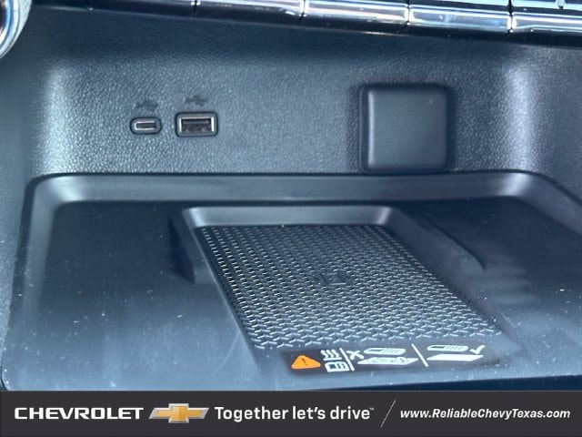 2027 Chevrolet Traverse LT - Photo 20